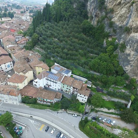 On The Rock Hotel Арко Екстериор снимка